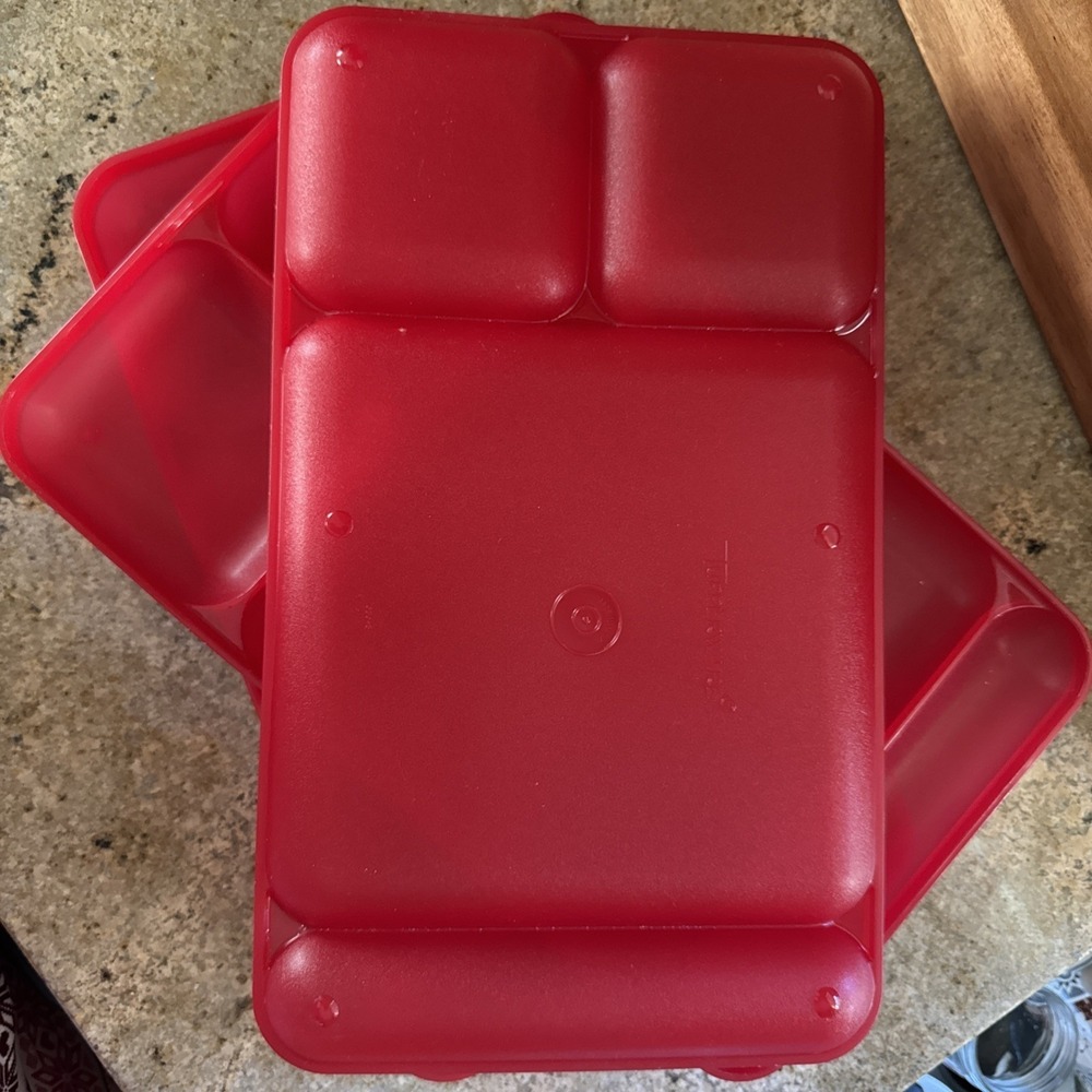 Lot 3 Tupperware Red Divided Tray Plate Lunch‎ Dinner Picnic Camping #1535 - Picture 3 of 4